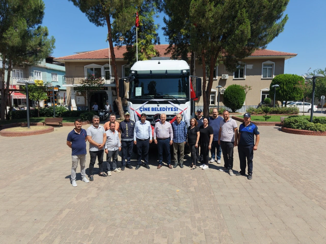 BAŞKAN MEHMET KIVRAK ÖNDERLİĞİNDE ÇİNE BELEDİYESİ’NİN ARAÇ FİLOSU BÜYÜYOR
