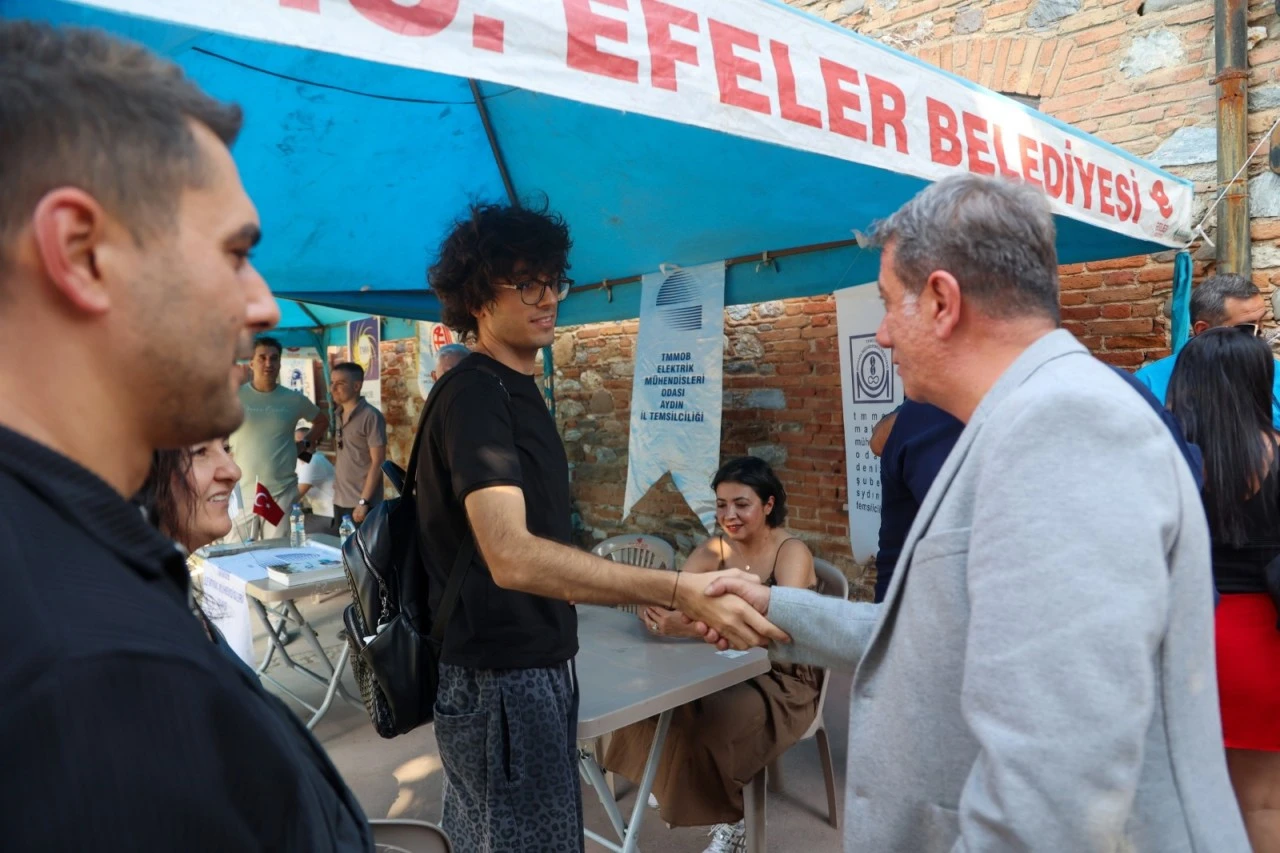 Efeler'de Meslek Tanıtım Günleri kapılarını açtı:  Başkan Yetişkin gençler ve ailelerle bir araya geldi