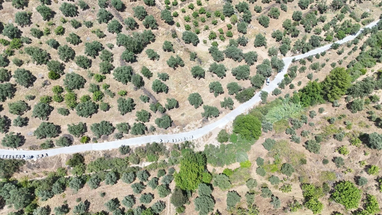 Bayındır'da toprak yollar tarih oluyor