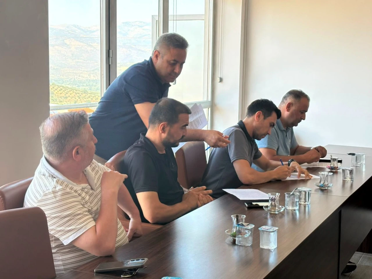 Başkan Galip Özel, merkez mahalle muhtarlarıyla talepleri masaya yatırdı