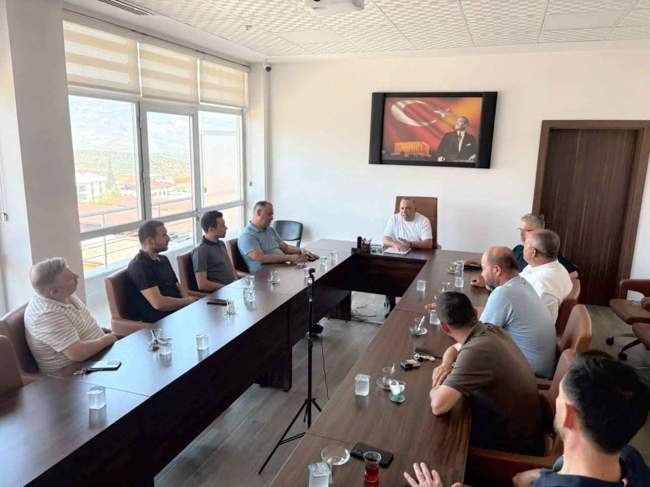 Başkan Galip Özel, merkez mahalle muhtarlarıyla talepleri masaya yatırdı