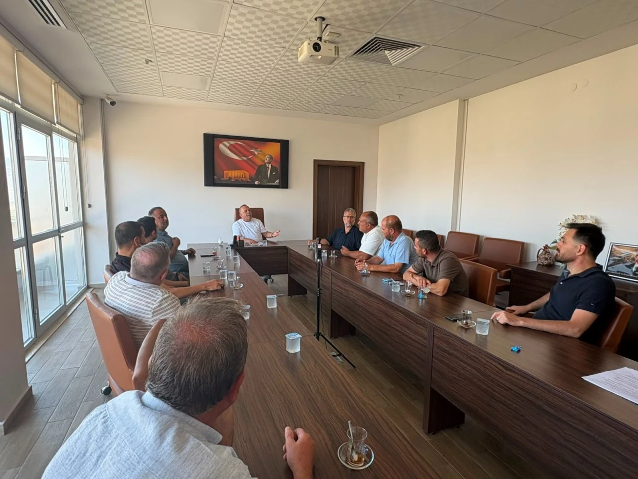 Başkan Galip Özel, merkez mahalle muhtarlarıyla talepleri masaya yatırdı