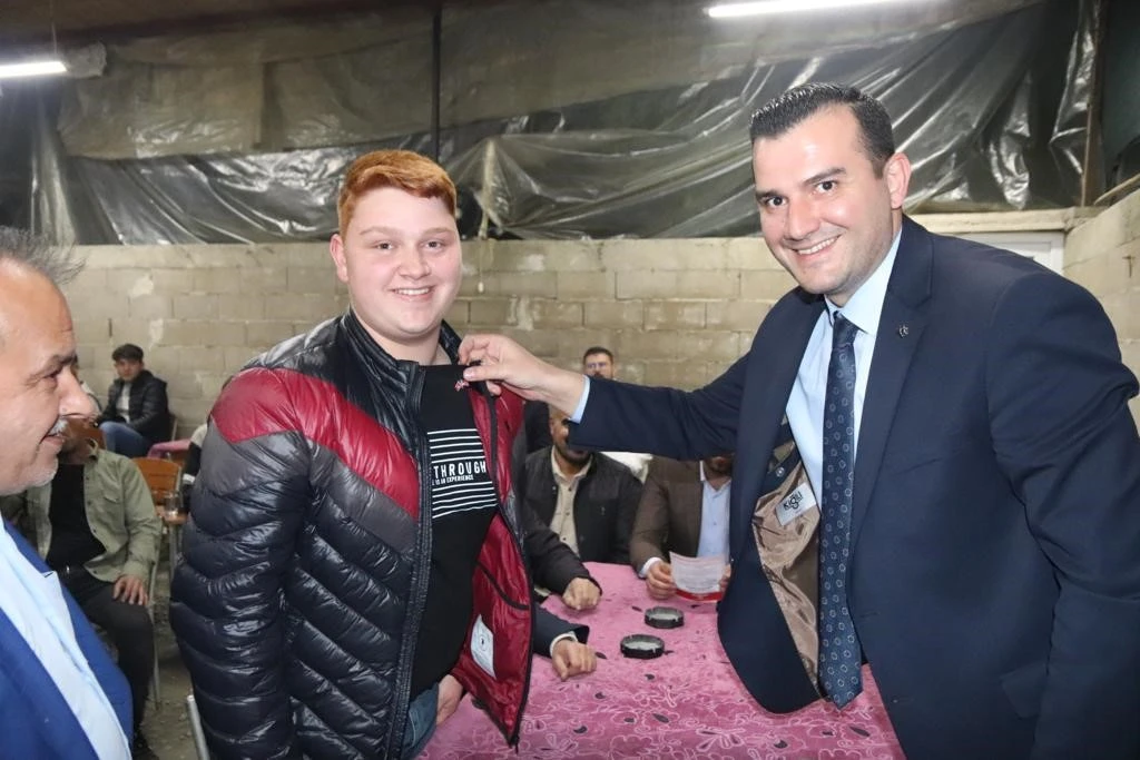 MHP&rsquo;li Pehlivan, K&ouml;şk&rsquo;&uuml;n kalbini fethetti