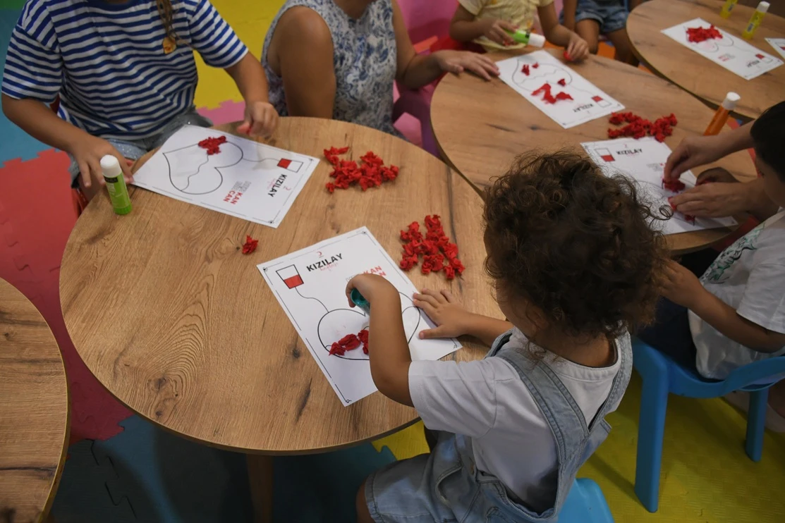 Anne Baba Çocuk Merkezi'nde Dayanışma Tohumları Yeşerdi