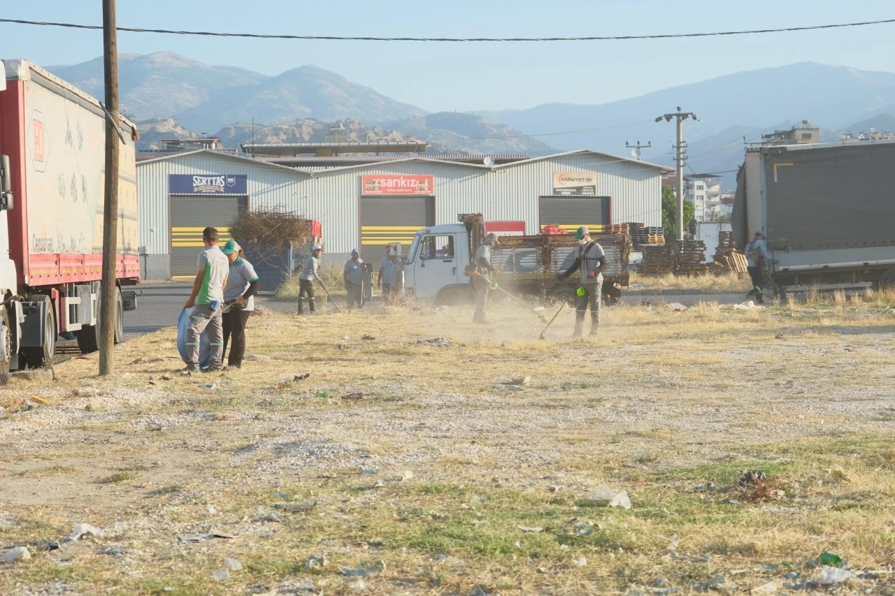 Nazilli Belediyesi’nden sanayi bölgesinde topyekûn temizlik seferberliği