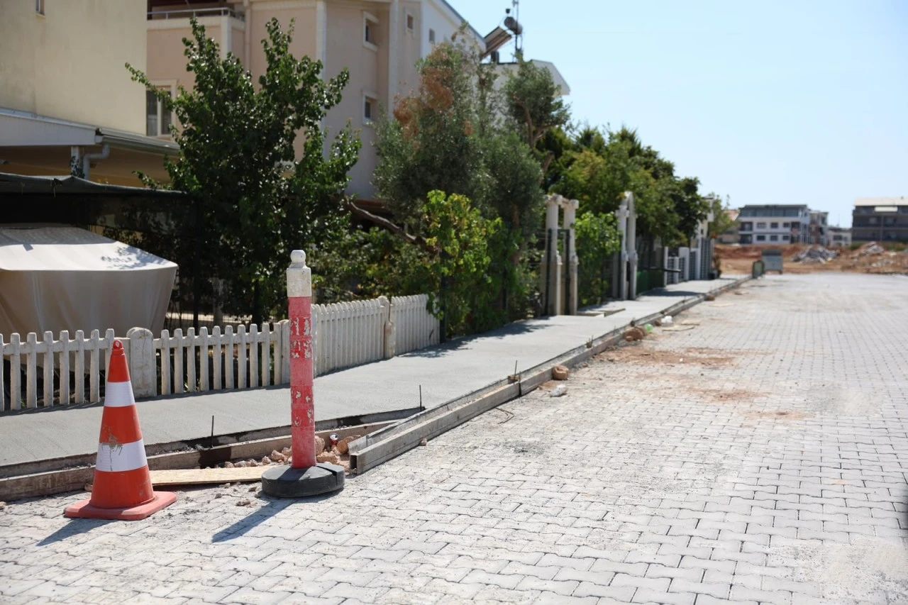 Didim Belediyesi Ekipleri Daha Güvenli Yaya Ulaşımı İçin Sahada