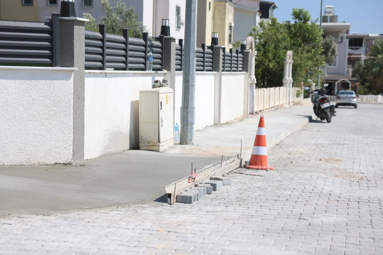 Didim Belediyesi Ekipleri Daha Güvenli Yaya Ulaşımı İçin Sahada