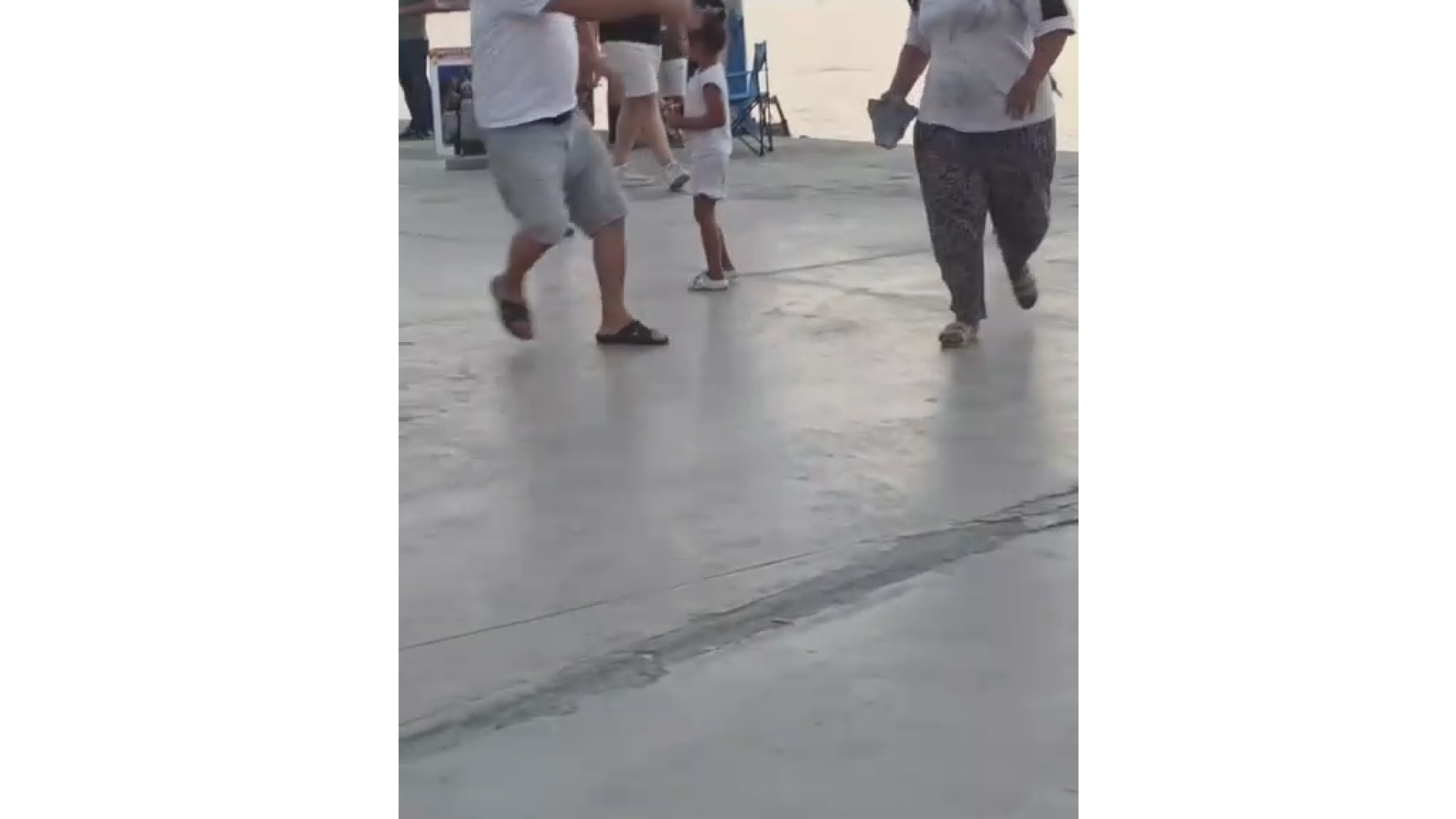 Kuşadası Belediyesi Zabıta Memurunu Darbeden Dilenci 2 Kadın Tutuklandı