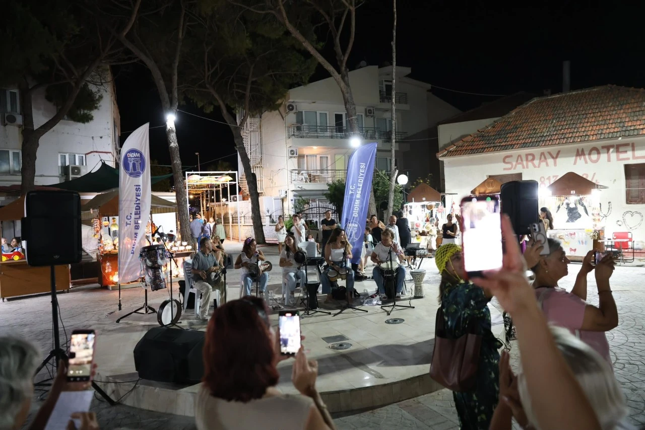 Didim Belediyesi Altınkum Sanat Sokağı’nda Sanat ve Dayanışmayı Buluşturdu