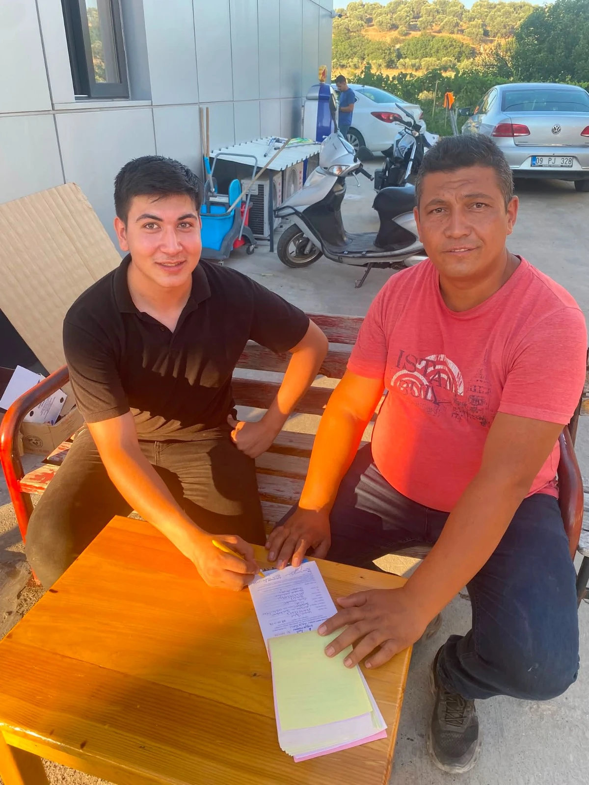 EN ÇALIŞKAN İLÇE BAŞKANI KÖY KÖY DOLAŞIYOR