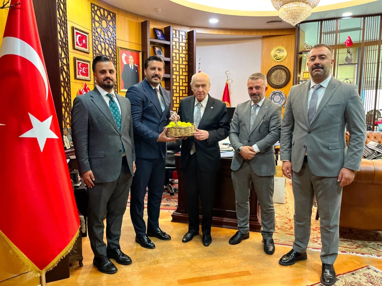 MHP Aydın İl Başkanı Cihangiroğlu'ndan Bahçeli'ye ziyaret