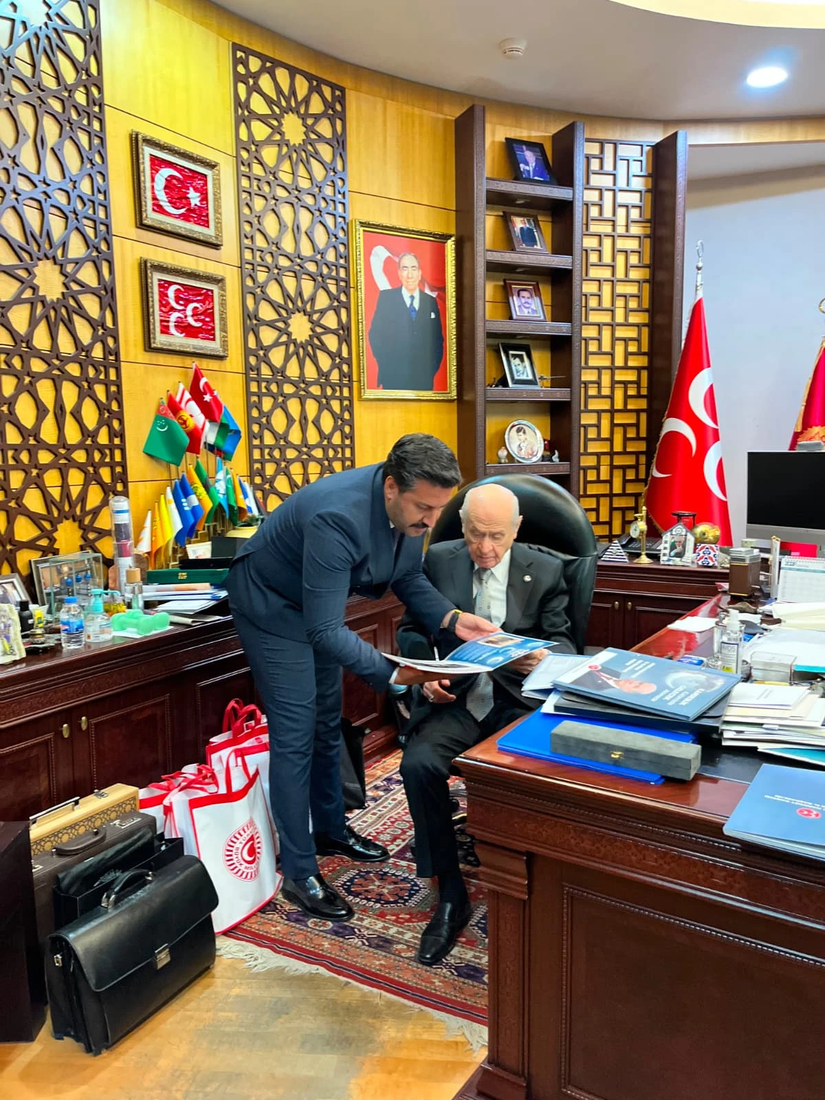 MHP Aydın İl Başkanı Cihangiroğlu'ndan Bahçeli'ye ziyaret