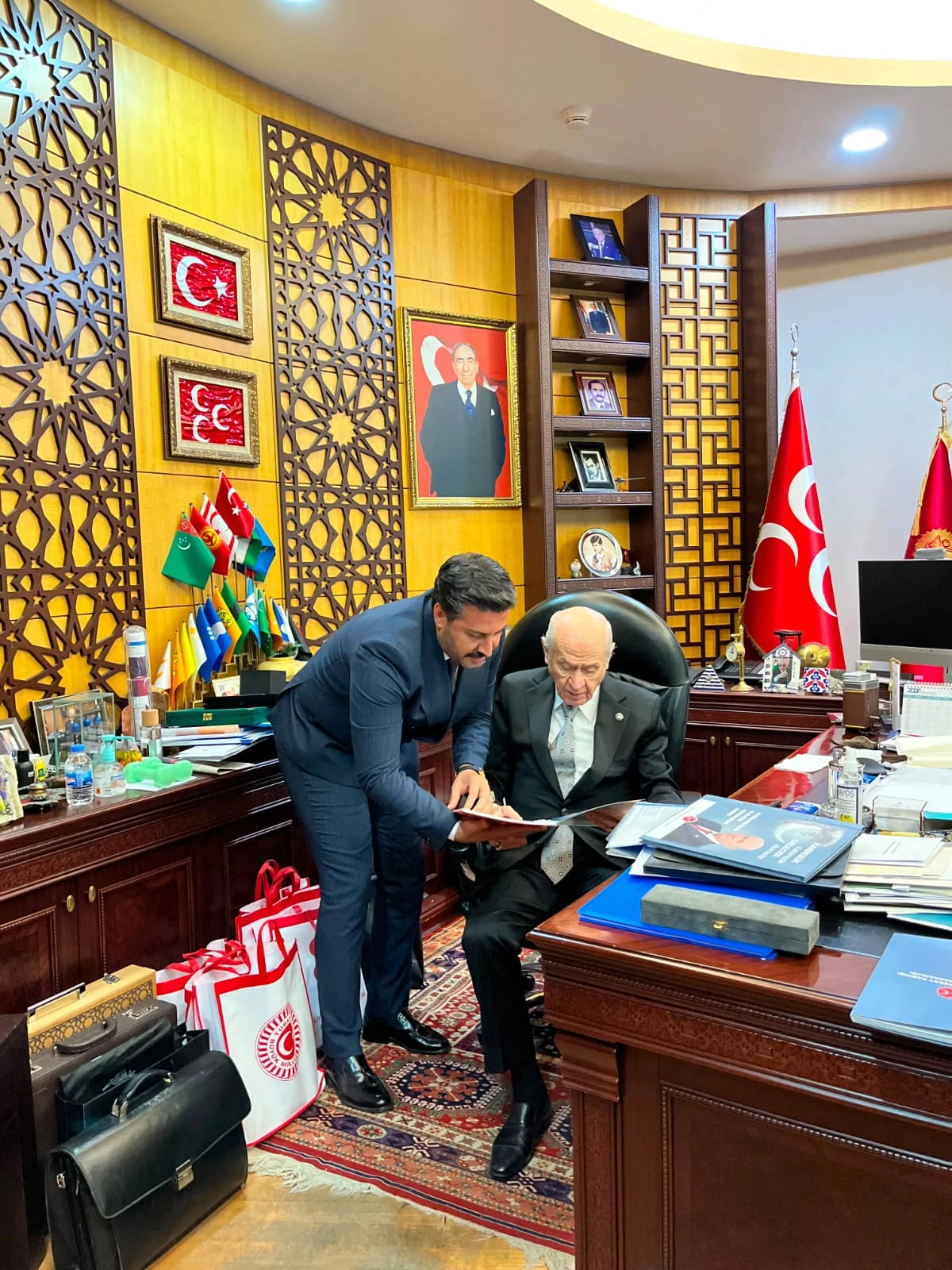 MHP Aydın İl Başkanı Cihangiroğlu'ndan Bahçeli'ye ziyaret