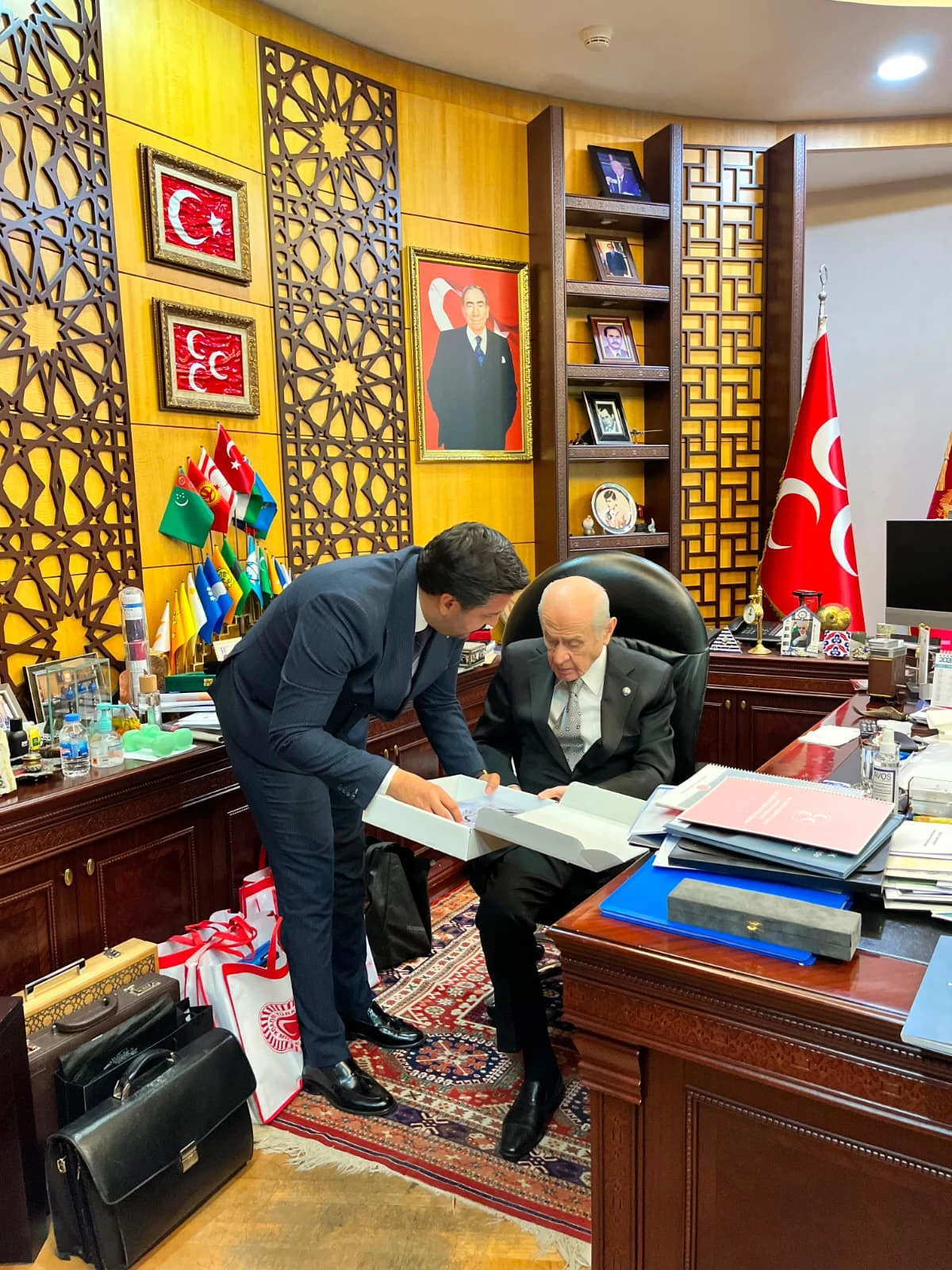 MHP Aydın İl Başkanı Cihangiroğlu'ndan Bahçeli'ye ziyaret