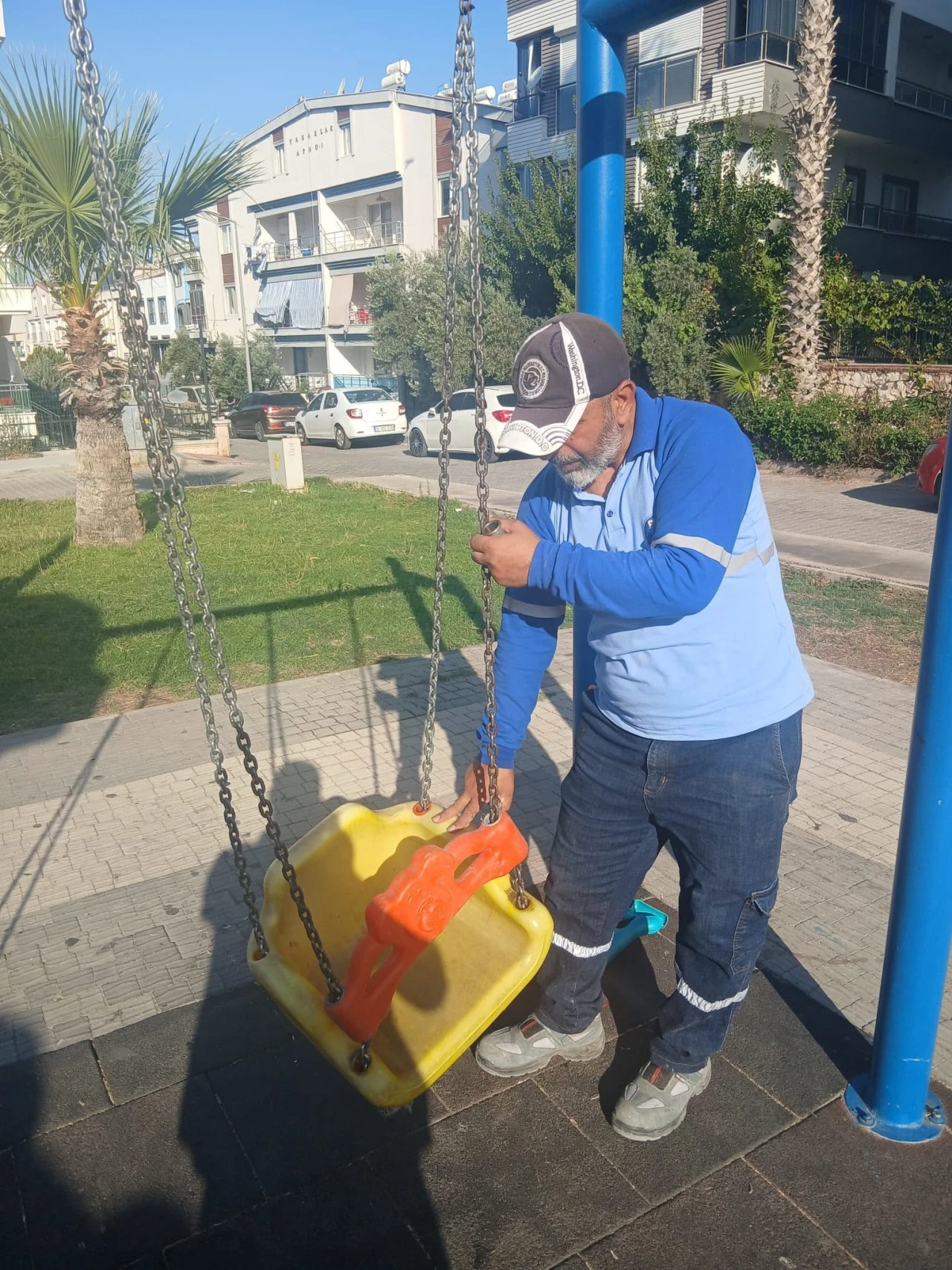 DİDİM BELEDİYESİ'NDEN PARKLARDA YENİLEME ÇALIŞMASI