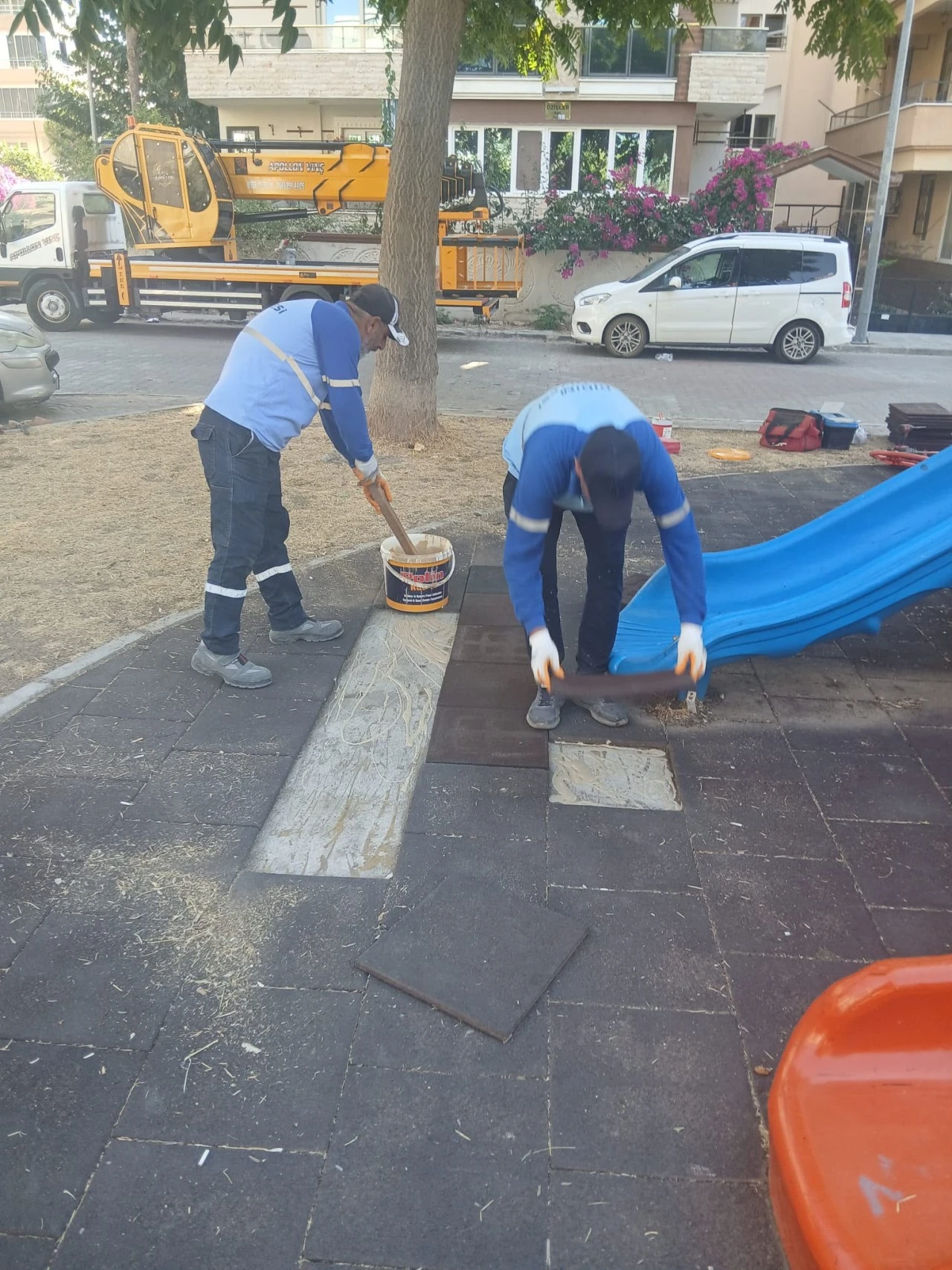 DİDİM BELEDİYESİ'NDEN PARKLARDA YENİLEME ÇALIŞMASI