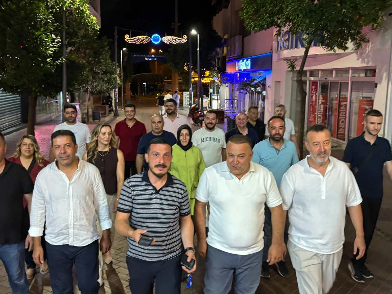 Anahtar Parti'den Nazilli çıkarması: Uzun Çarşı'da esnafla buluştular