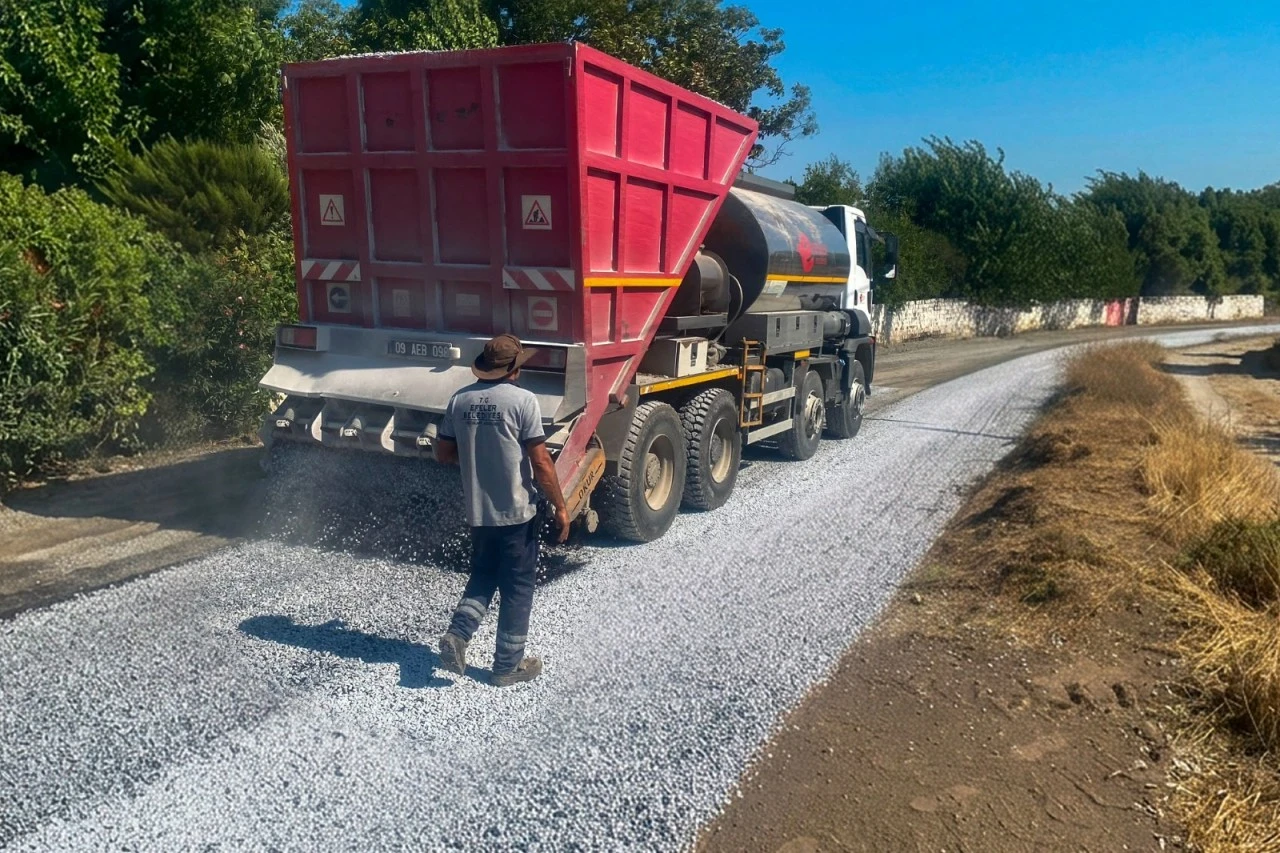 Efeler'de yol yenileme çalışmalarının yeni adresi Pınardere Mahallesi