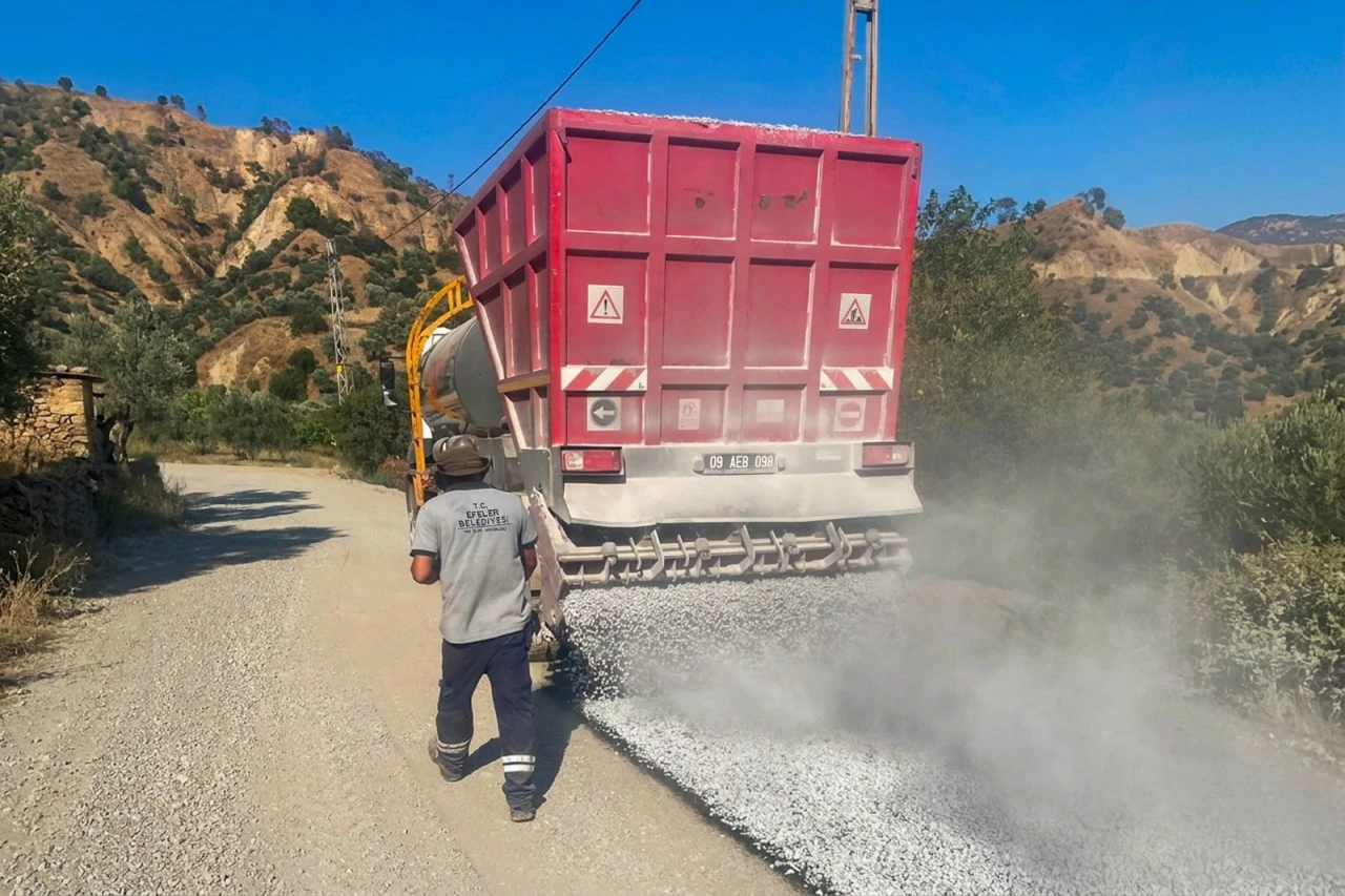 Efeler'de yol yenileme çalışmalarının yeni adresi Pınardere Mahallesi