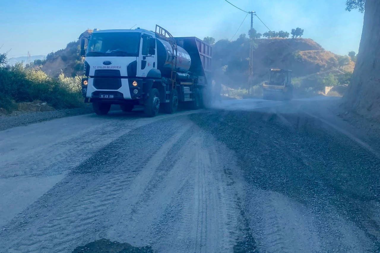 Efeler'de yol yenileme çalışmalarının yeni adresi Pınardere Mahallesi