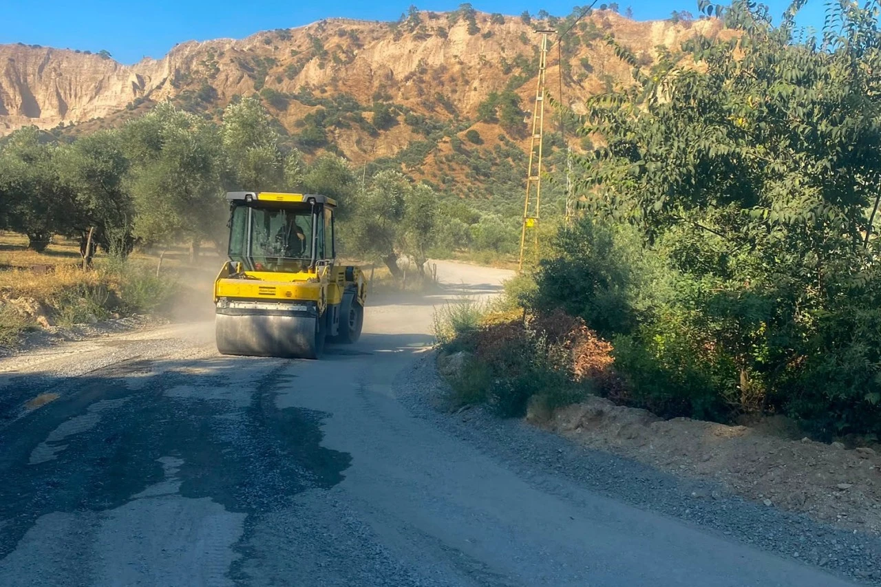 Efeler'de yol yenileme çalışmalarının yeni adresi Pınardere Mahallesi