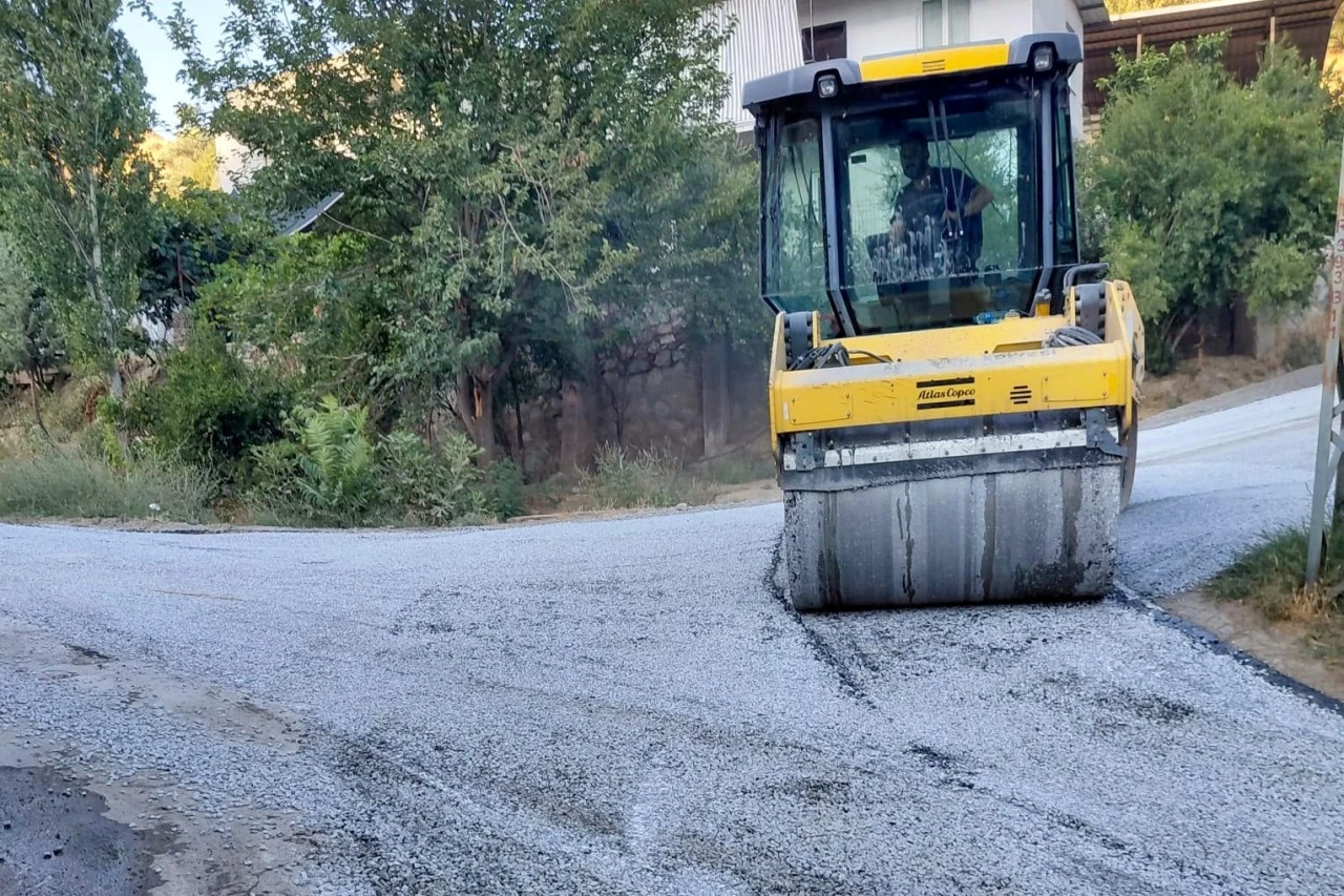 Efeler'de yol yenileme çalışmalarının yeni adresi Pınardere Mahallesi