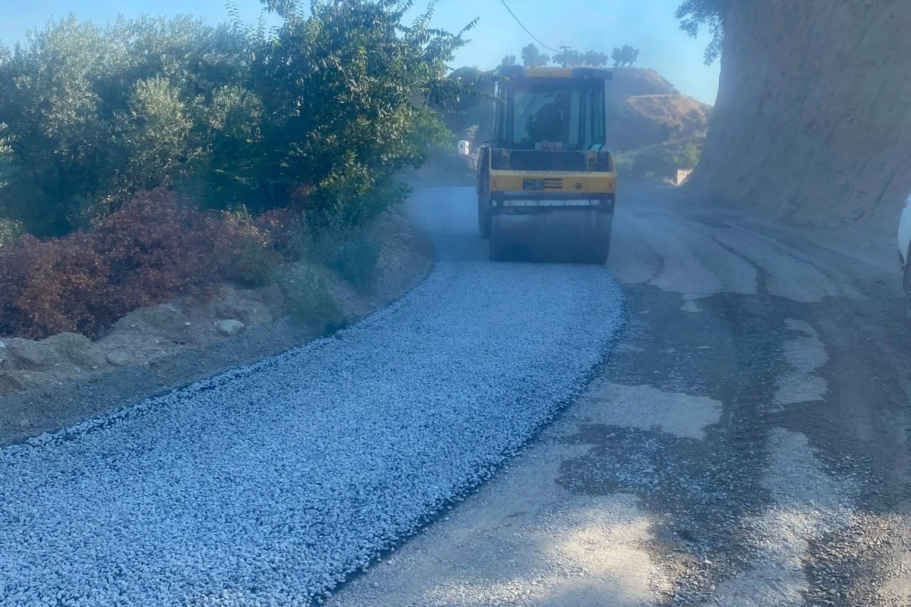 Efeler'de yol yenileme çalışmalarının yeni adresi Pınardere Mahallesi