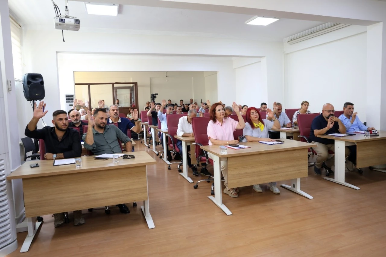 Efeler’den vefa örneği: Pinardere’deki yeni parka Muammer Tanrıverdi’nin adı verildi