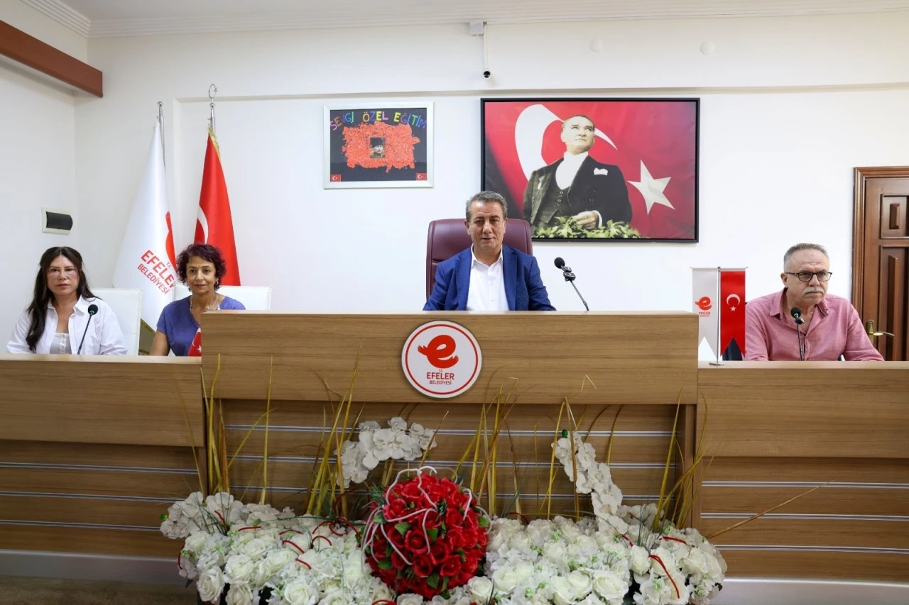 Efeler’den vefa örneği: Pinardere’deki yeni parka Muammer Tanrıverdi’nin adı verildi