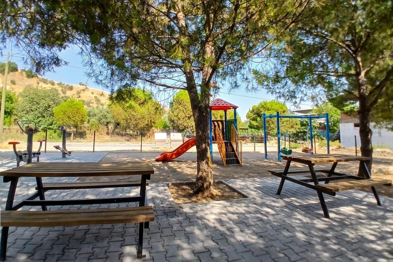 Efeler’den vefa örneği: Pinardere’deki yeni parka Muammer Tanrıverdi’nin adı verildi