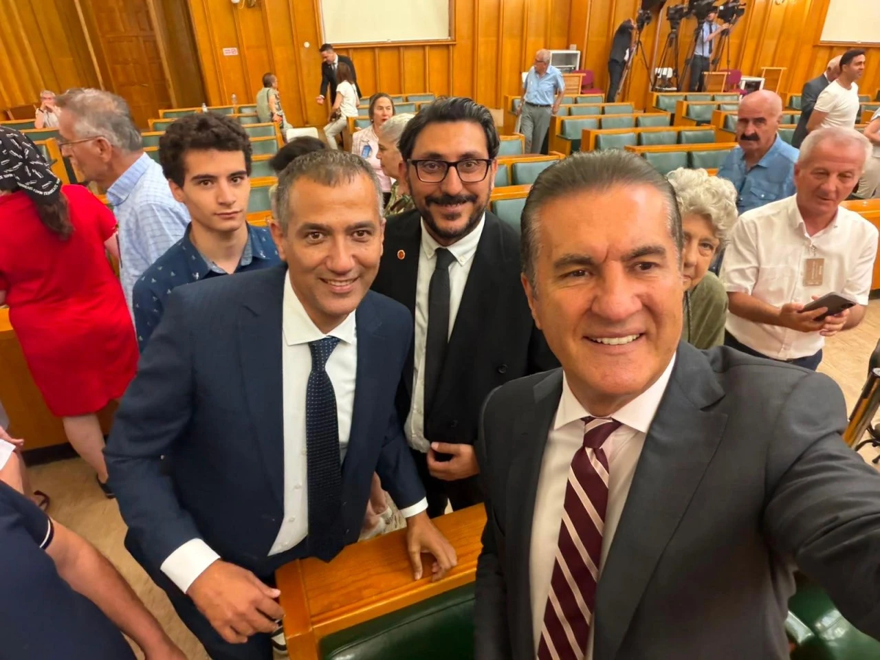 Didimli meclis üyeleri Yeni Parti’nin ilk açık grup toplantısına katıldı