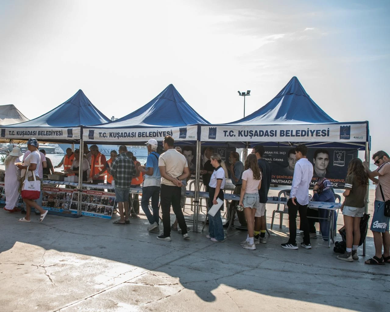 Kuşadası’nda görev şehitleri unutulmadı
