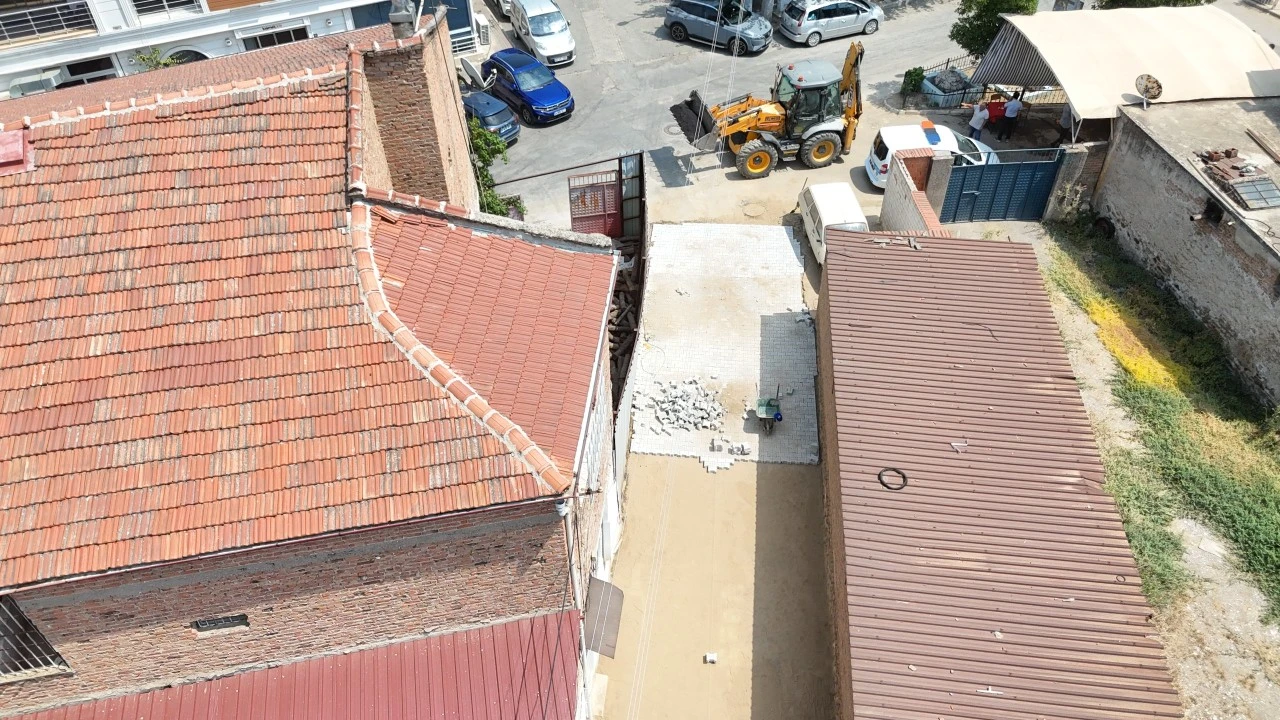 Nazilli’de bir yol daha yenilendi: Belediye ekipleri dur durak bilmiyor