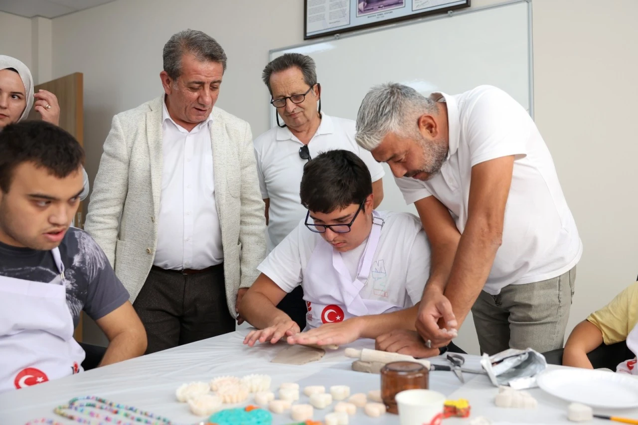 Efeler’de özel bireyler üretime katılıyor