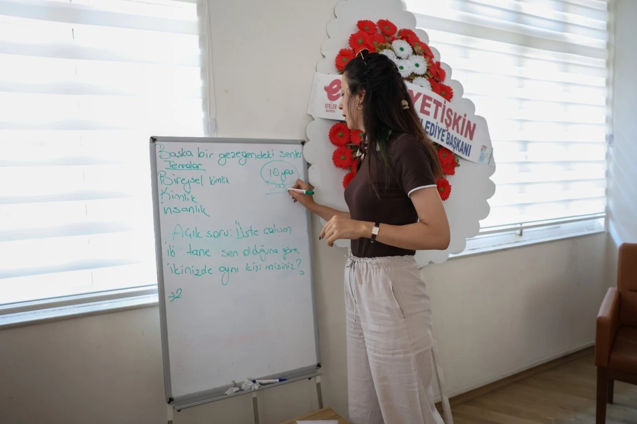 Efeler’de çocuklar felsefeyle düşünmeyi öğreniyor