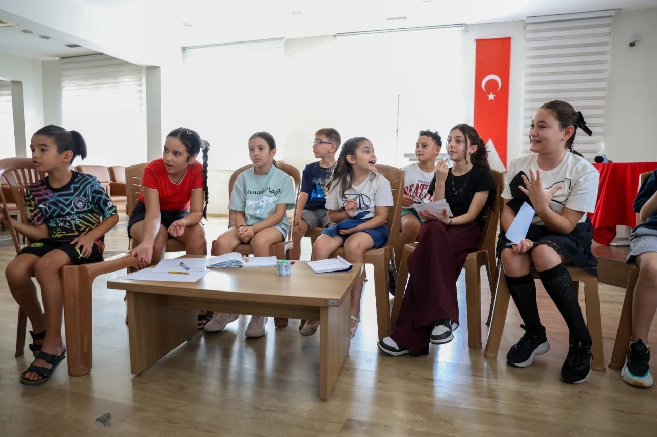 Efeler’de çocuklar felsefeyle düşünmeyi öğreniyor