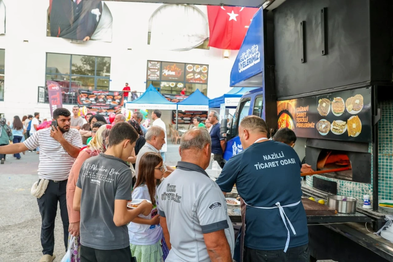 Nazilli’nin coğrafi işaretli lezzetleri Buharkent’te büyük ilgi gördü