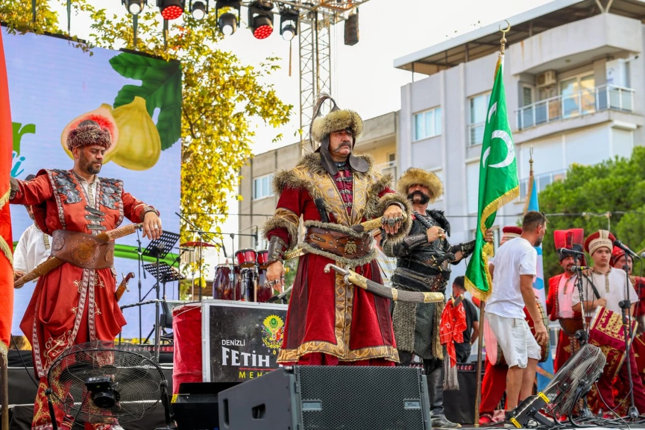 Nazilli’nin coğrafi işaretli lezzetleri Buharkent’te büyük ilgi gördü