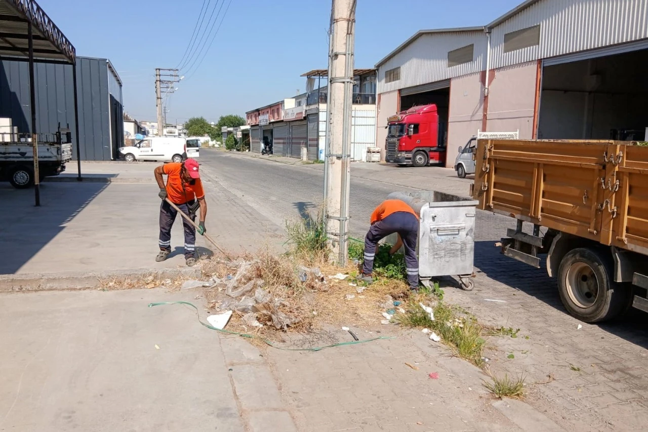 Efeler’de temizlik faaliyetleri aralıksız devam ediyor