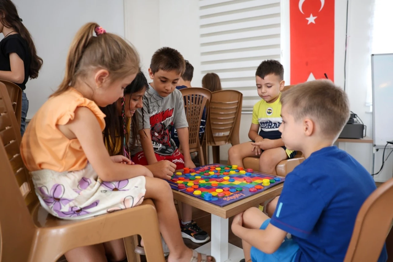 Efeler’in çocukları akıl oyunlarıyla geleceğe hazırlanıyor