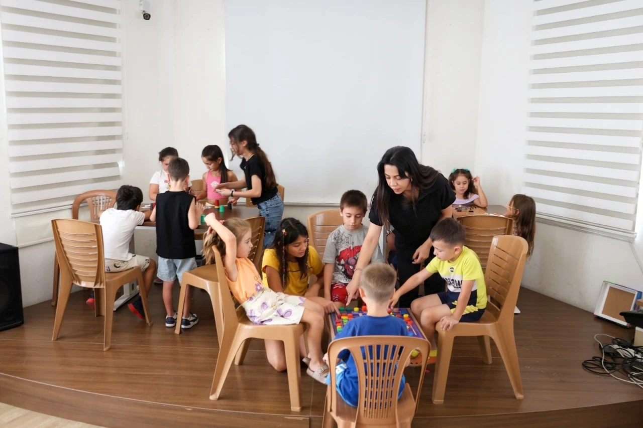 Efeler’in çocukları akıl oyunlarıyla geleceğe hazırlanıyor