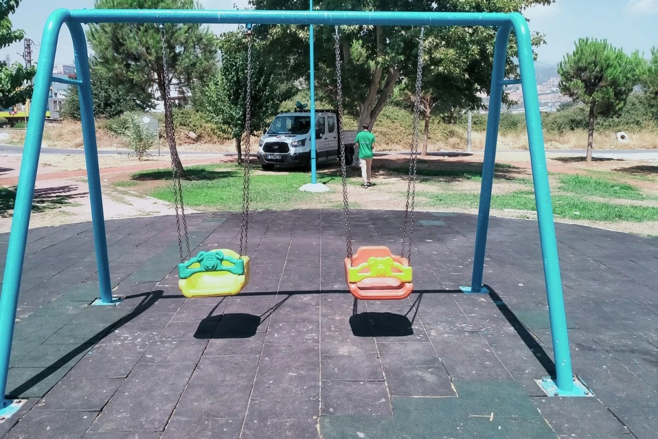 EFELER’İN ÇOCUK PARKLARINDA GÜVENLİK MESAİSİ