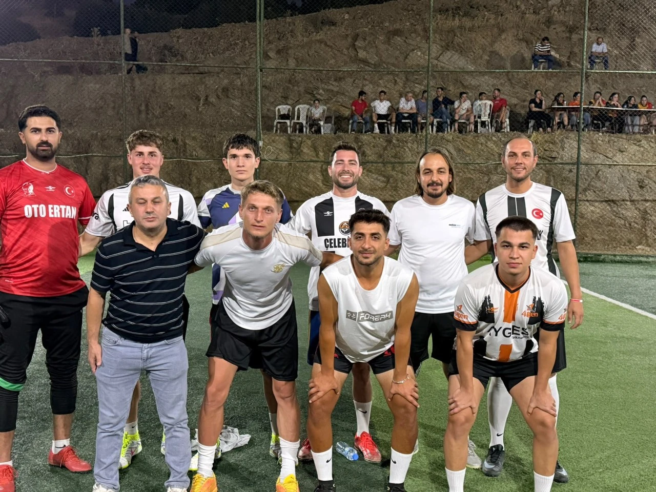 27 takım, 500 futbolcu Karacaören’de sahaya çıktı