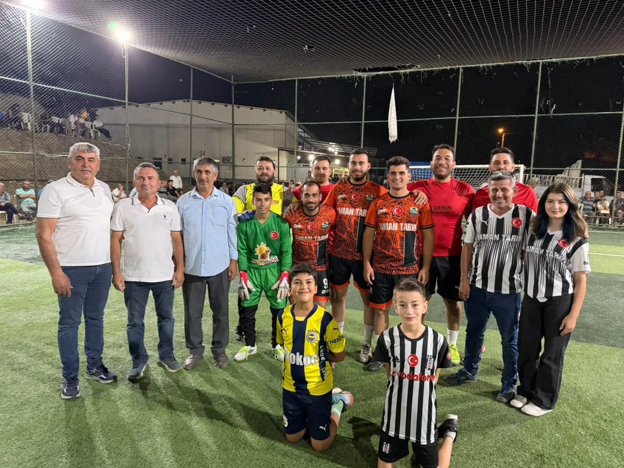 27 takım, 500 futbolcu Karacaören’de sahaya çıktı