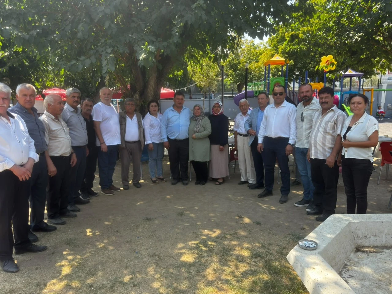 MHP KOÇARLI’DAN KUR’AN KURSU ÖĞRENCİLERİNE KAHVALTI
