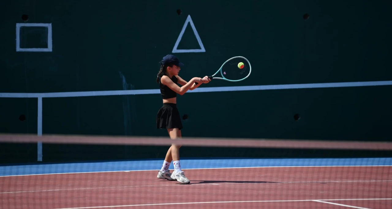 Kuşadası Tenis Kulübü’nde Ulusal Turnuva Heyecanı Yaşanmaya Başladı