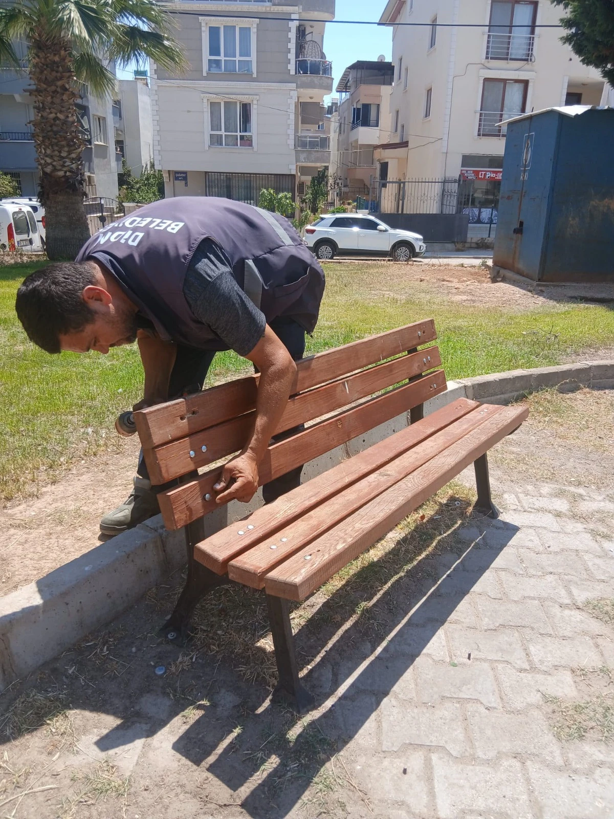 DİDİM BELEDİYESİ PARKLARDA BAKIM VE ONARIM ÇALIŞMALARINI SÜRDÜRÜYOR