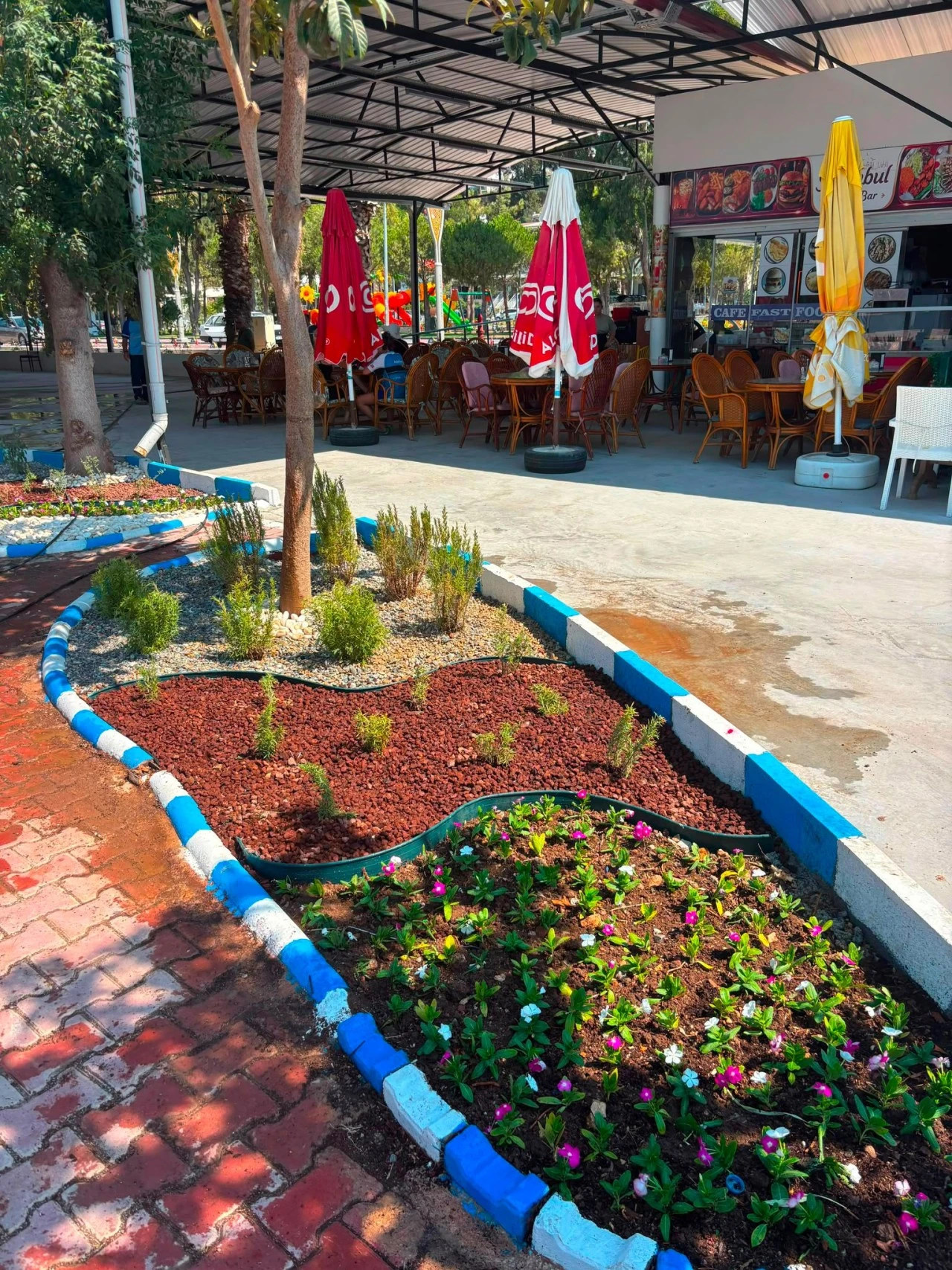 Didim Belediyesi kendi üretimiyle kenti güzelleştiriyor
