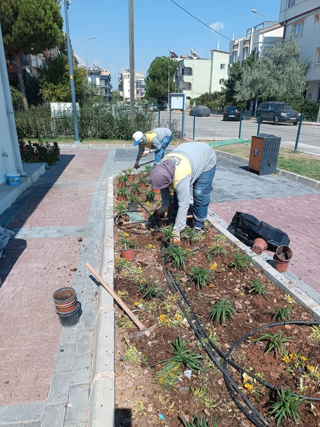 Didim Belediyesi kendi üretimiyle kenti güzelleştiriyor