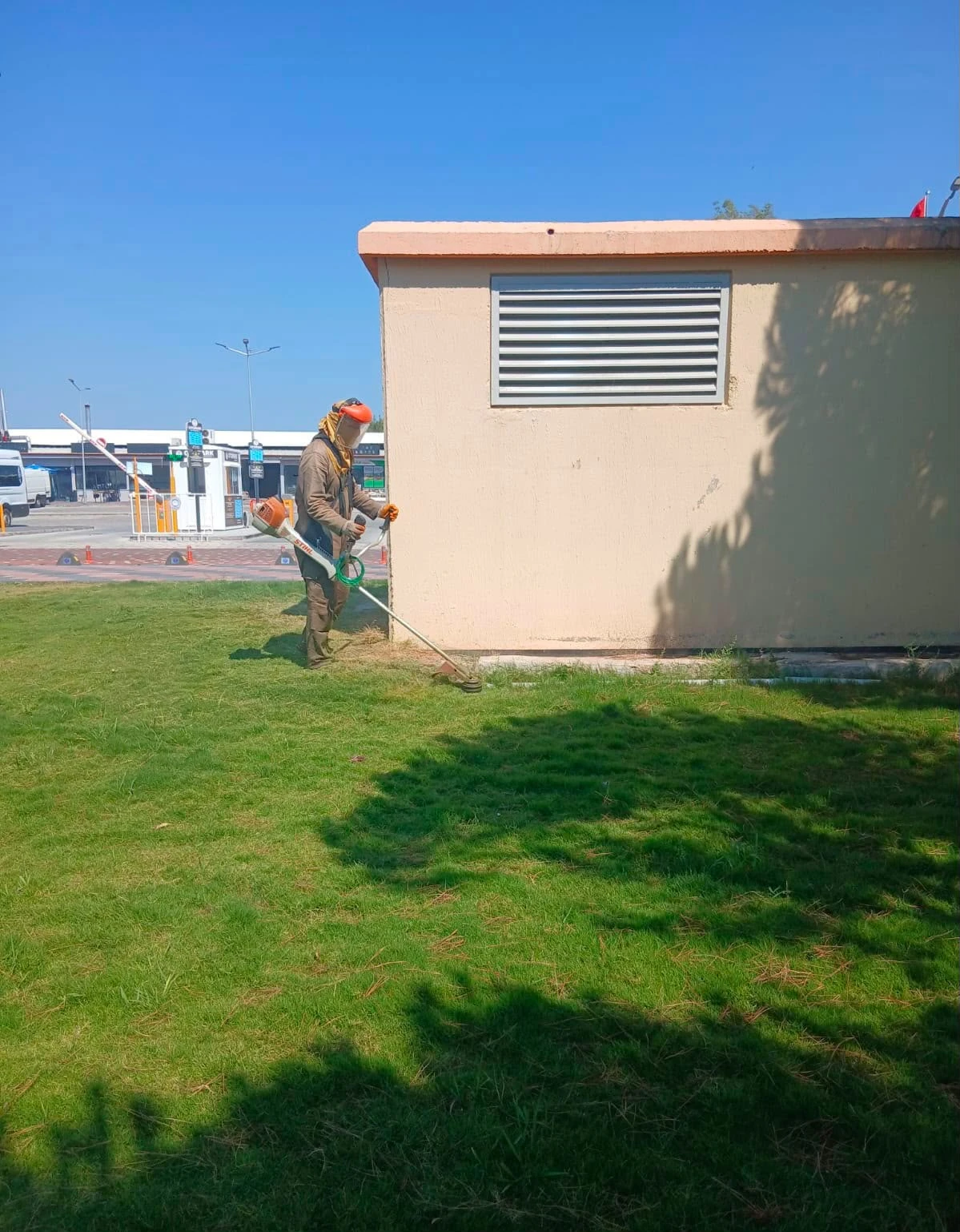 Didim Belediyesi yeşil alanlarda bakım ve düzenleme çalışmalarını sürdürüyor